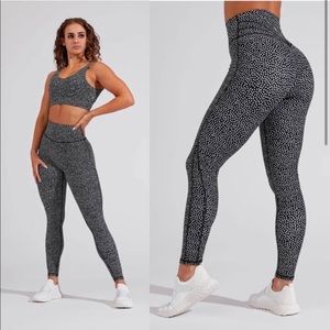 Buffbunny Bossy Print Rosa leggings